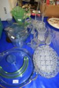 VARIOUS 20TH CENTURY GLASS WARES TO INCLUDE URANIUM GLASS VASE, BOWLS, JUGS ETC