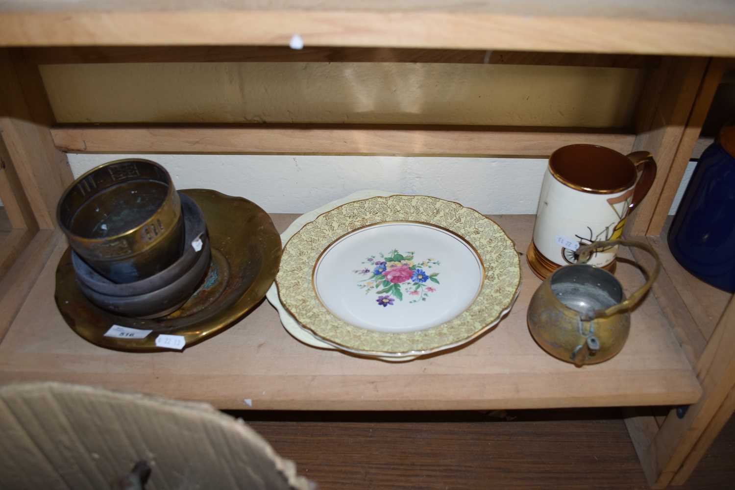 VARIOUS MIXED ITEMS TO INCLUDE BRASS BOWLS, A ROYS BAKERY PLATE ETC