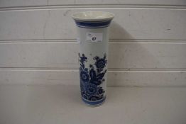 MODERN DELFT VASE