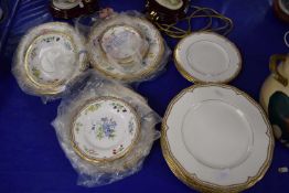 QUANTITY OF ROYAL WORCESTER 'SANDRINGHAM' PATTERN TABLE WARES TOGETHER WITH A QUANTITY OF ROYAL