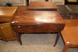 VICTORIAN MAHOGANY PEMBROKE TABLE ON RING TURNED LEGS, 90CM WIDE