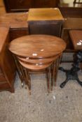 EARLY 20TH CENTURY NEST OF THREE MAHOGANY TABLES ON TURNED LEGS, LARGEST 60CM WIDE