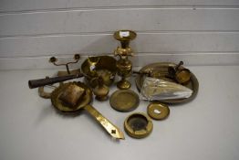 VARIOUS BRASS WARES TO INCLUDE VASES, SAUCEPAN, ORNAMENTS ETC