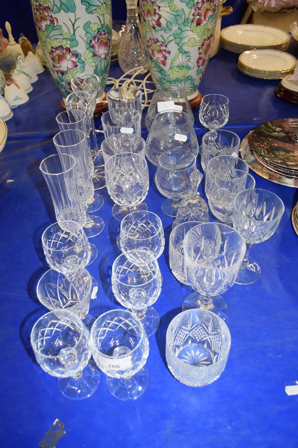 QUANTITY OF MODERN CLEAR DRINKING GLASSES