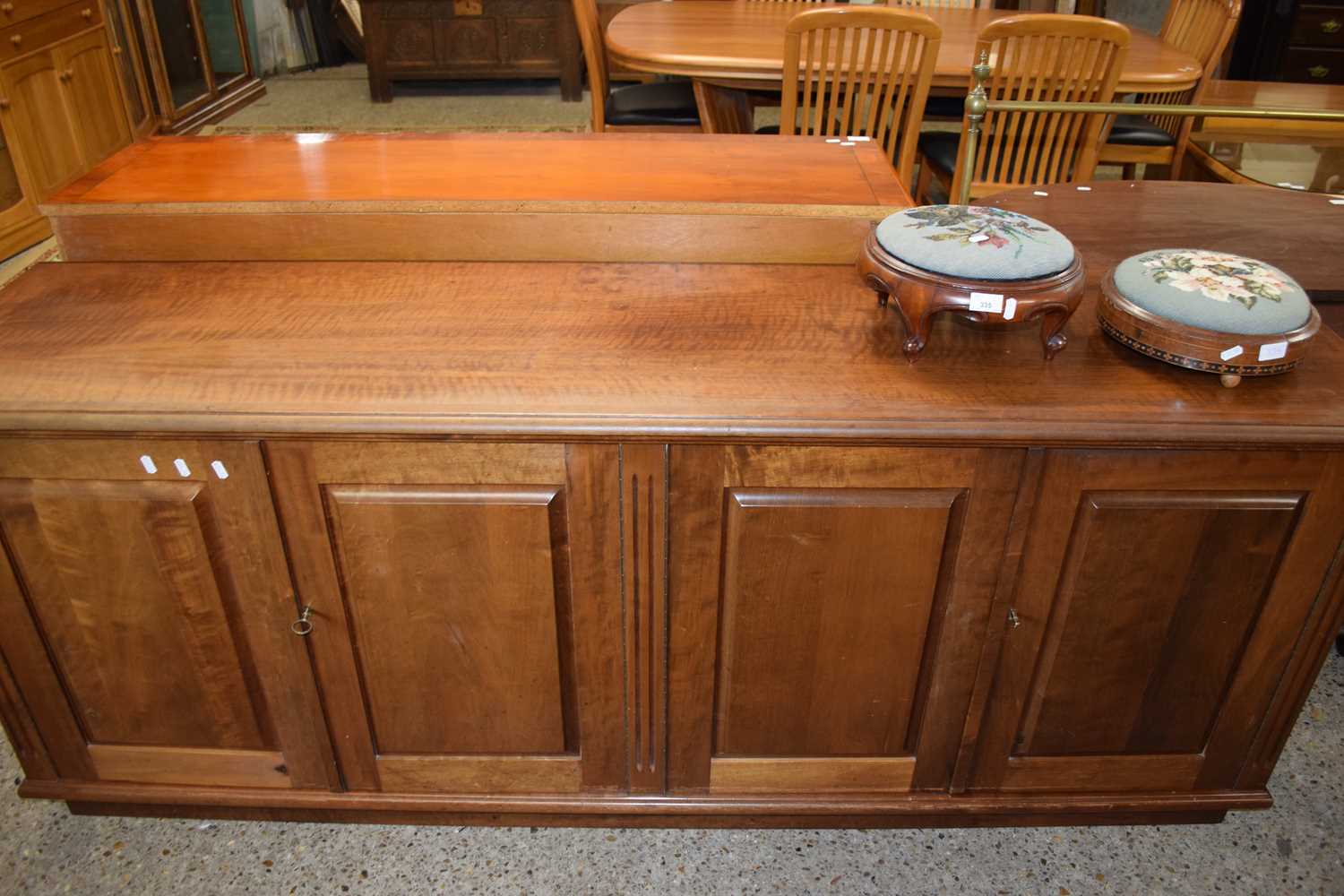 REPRODUCTION MAHOGANY VENEERED FOUR DOOR SIDEBOARD, APPROX 200CM WIDE