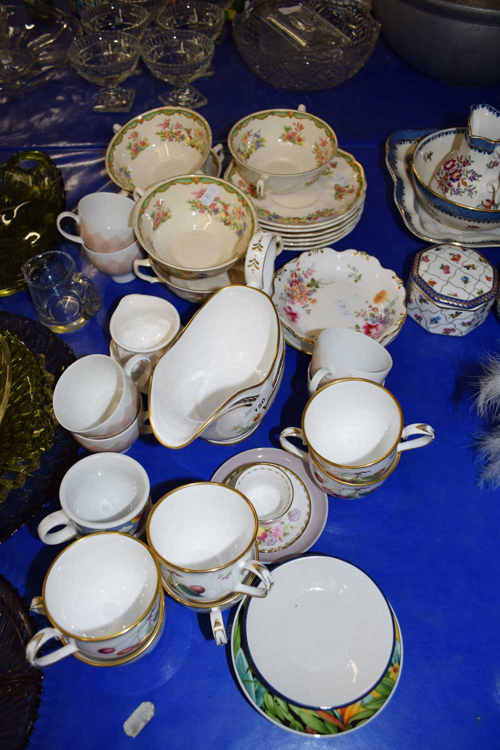 VARIOUS TEA WARES TO INCLUDE ROYAL WORCESTER, ROSENTHAL, ROYAL WORCESTER SANDRINGHAM PATTERN GRAVY