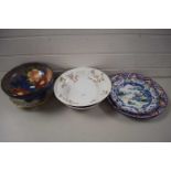 MIXED DECORATED PLATES TO INCLUDE VICTORIAN EXAMPLE, PLUS A FURTHER ROYAL DOULTON PEDESTAL FRUIT