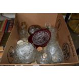 LARGE BOX OF HOUSEHOLD GLASS WARES TO INCLUDE TAZZAS, BOWLS, DRINKING GLASSES ETC