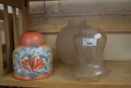 EARLY 20TH CENTURY FLORAL DECORATED GLASS LIGHT SHADE PLUS TWO FURTHER FROSTED OIL LAMP SHADES