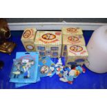 COLLECTION OF VARIOUS WALLIS & GROMIT ORNAMENTS PLUS MIXED SMURFS