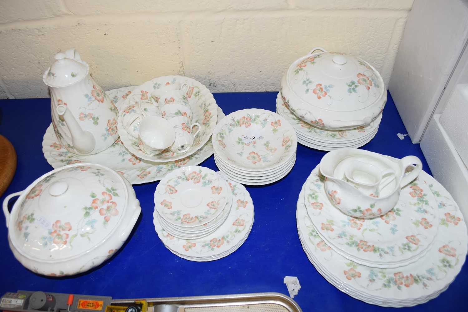 QUANTITY OF WEDGWOOD 'COTTAGE ROSE' COFFEE AND TABLE WARES