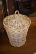 WICKER LAUNDRY BASKET AND A FURTHER WASTE PAPER BASKET (2)