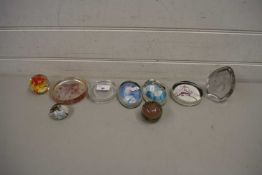 COLLECTION OF NINE PAPERWEIGHTS