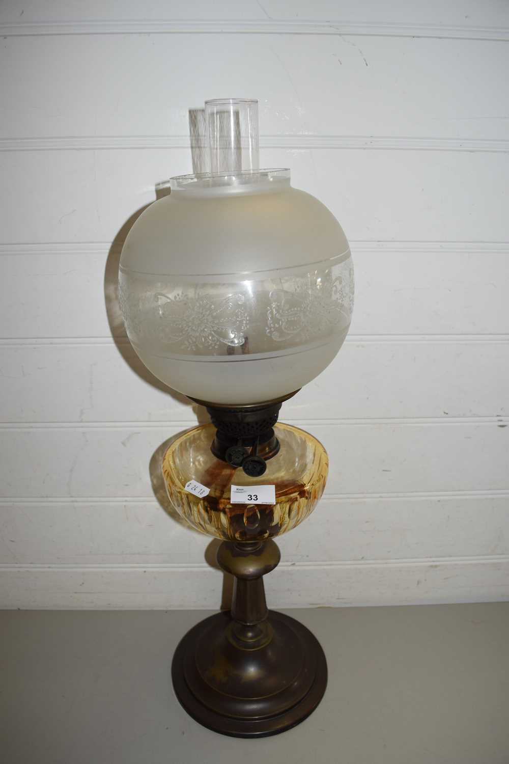 LATE 19TH/EARLY 20TH CENTURY OIL LAMP