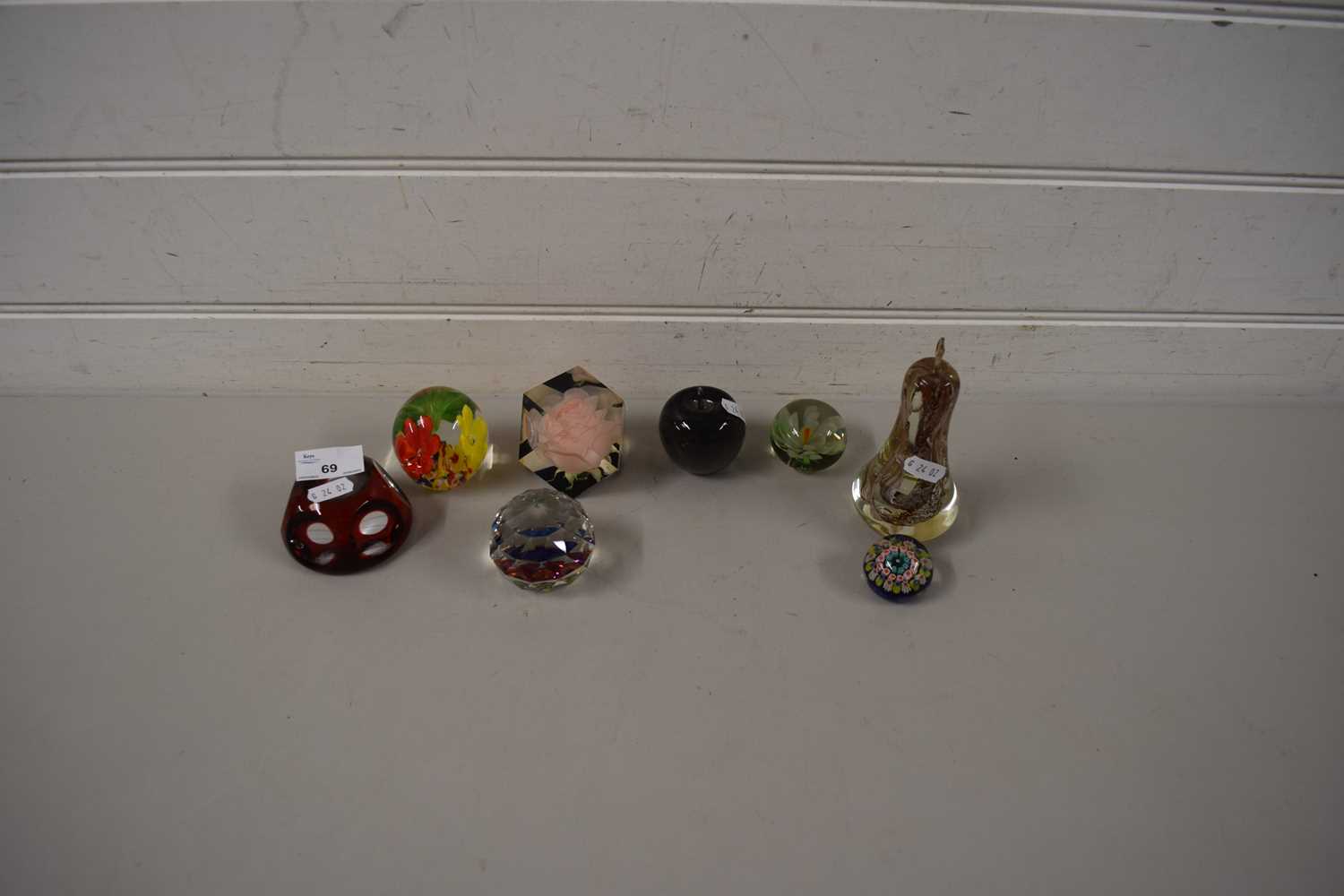 COLLECTION OF EIGHT MIXED PAPERWEIGHTS