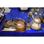 VARIOUS MIXED BRASS WARES, COPPER KETTLE, WOODEN TRAY, CHESTNUT ROASTER ETC