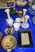 MIXED CERAMICS, PICTURE FRAMES AND OTHER ITEMS