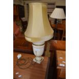 TABLE LAMP WITH CHERUB DECORATION