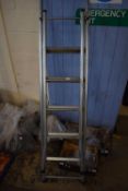 FOLDING METAL STEP LADDER