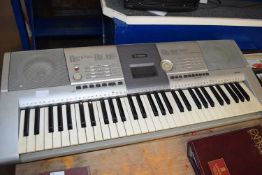 YAMAHA ELECTRIC KEYBOARD