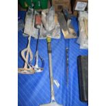 Mixed lot of tiling tools, squeegees, trowels, mixers etc