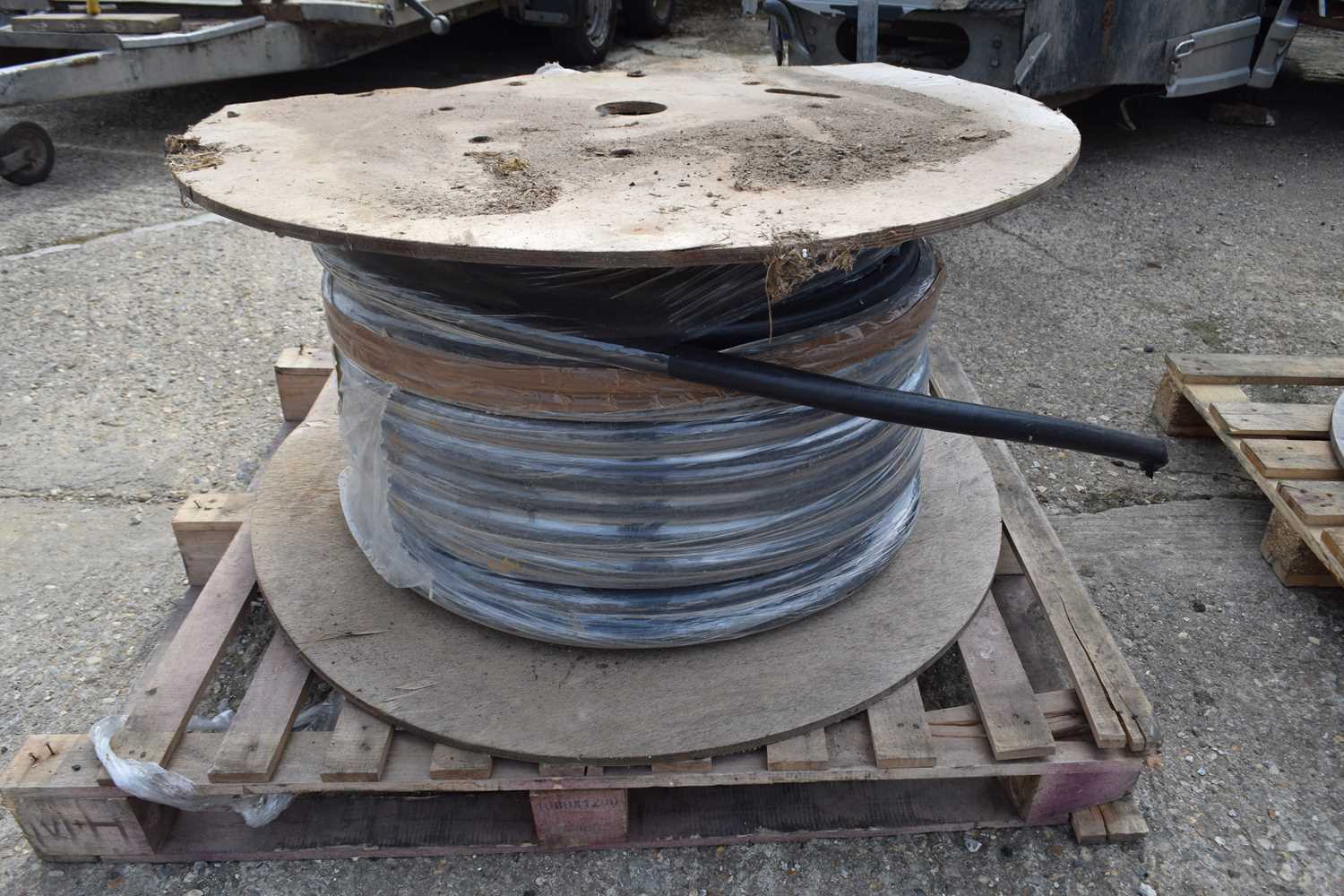 Cable reel containing 110m of 4-core armoured cable (4 x 50 sq mm)