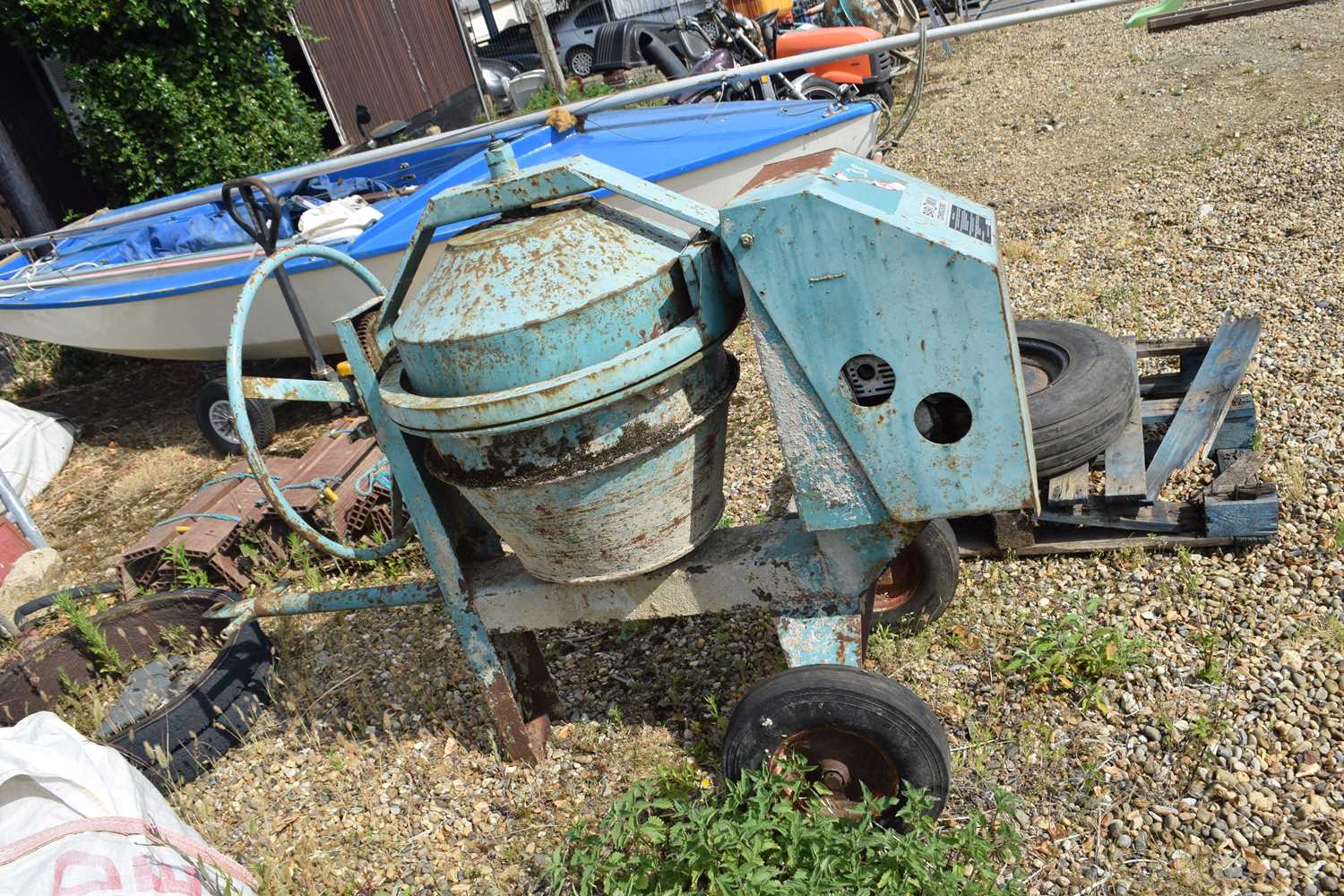 Bar-o-Mix Commodore wheeled cement mixer - Image 2 of 3