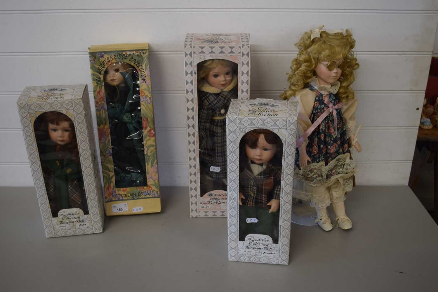 PORCELAIN DOLLS BY LEONARDO INCLUDING JODIE, JONATHAN, SALLY, ETC