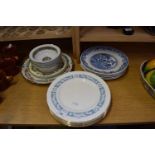DECORATED PLATES TO INCLUDE MASONS WILLOW PATTERN, ROYAL KENT AND OTHERS