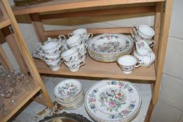QUANTITY OF AYNSLEY 'PEMBROKE' PATTERN TEA AND TABLE WARES