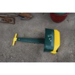 Evergreen rotary spreader