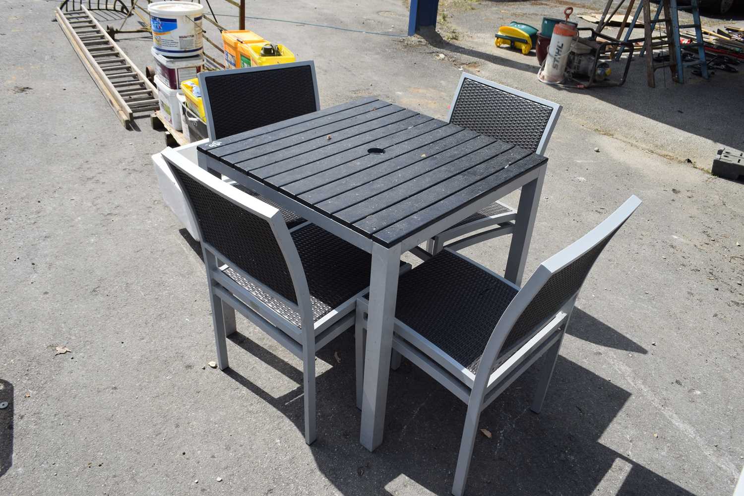 Heavy duty high wear garden dining set consisting of a table and four chairs, table height 75cm, - Image 2 of 2