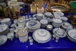 LARGE QUANTITY OF MODERN CHINESE BLUE AND WHITE TABLE WARES