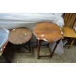 SMALL EARLY 20TH CENTURY OAK OCCASIONAL TABLE ON TURNED LEGS, TOGETHER WITH A FURTHER SMALLER