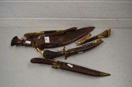 MIXED LOT COMPRISING A GURKHA'S KUKRI, VARIOUS OTHER SMALL KNIVES, SCOTTISH DIRK TYPE DAGGER,