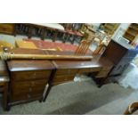 SUITE OF STAG MINSTREL BEDROOM FURNITURE COMPRISING SEVEN DRAWER CHEST, FIVE DRAWER DRESSING TABLE