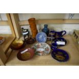 MIXED LOT OF MINIATURE TEA WARES, ORIENTAL GILT LACQUERED PEDESTAL BOWLS, AND OTHER ITEMS