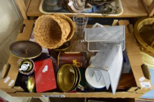 BOX OF MIXED HOUSE CLEARANCE SUNDRIES