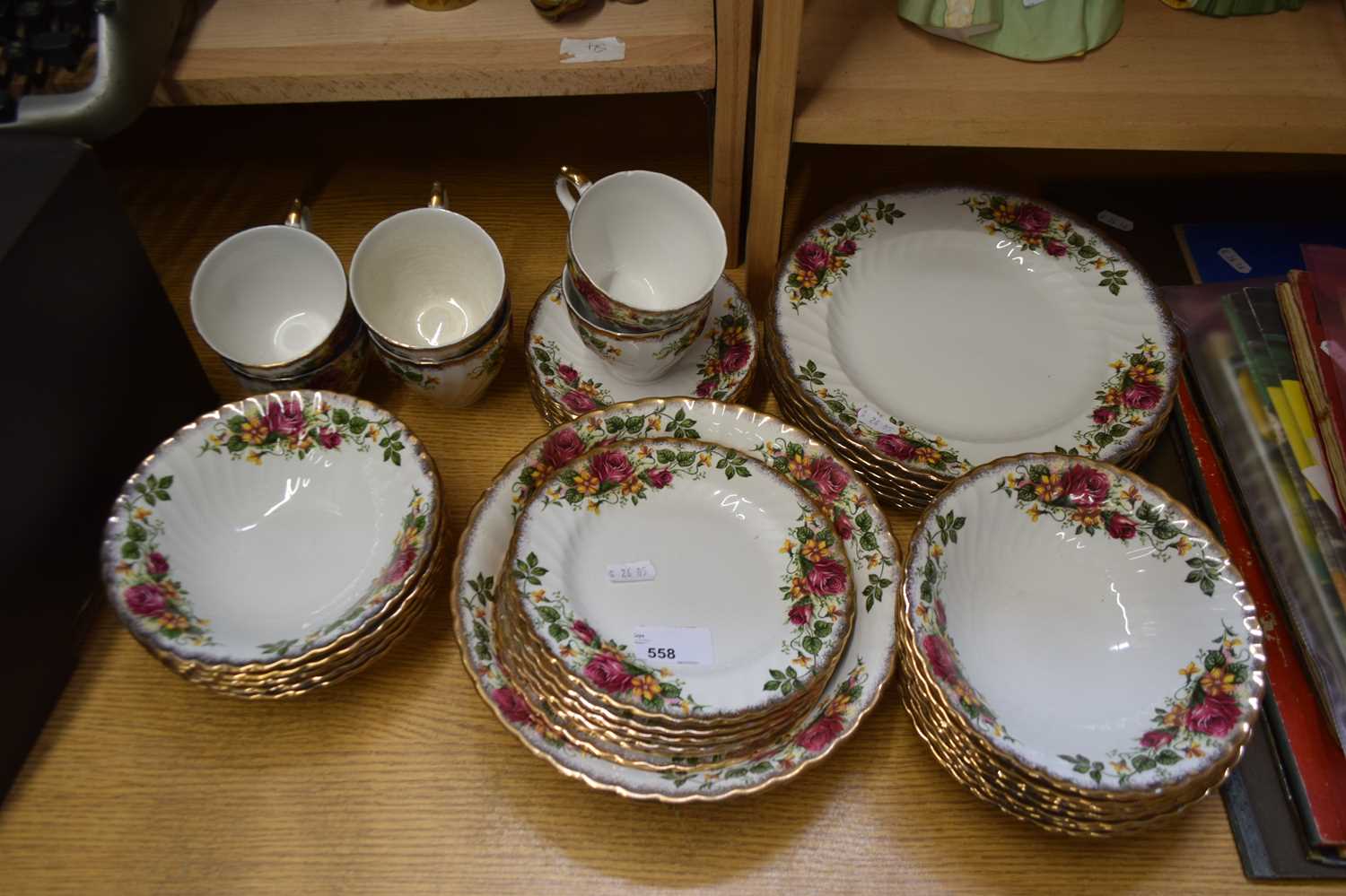 QUANTITY OF WASHINGTON POTTERY ENGLISH ROSE TEA AND TABLE WARES