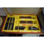 TRI-ANG ELECTRIC MODEL RAILWAY RS1, BOXED SET (NOT CHECKED FOR COMPLETENESS)