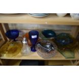 VARIOUS MIXED COLOURED GLASS BOWLS AND OTHER ITEMS