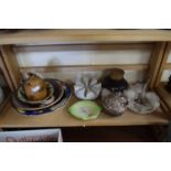 VARIOUS MIXED CERAMICS TO INCLUDE BESWICK LEAF FORMED DISH, VARIOUS DECORATED BOWLS AND OTHER ITEMS