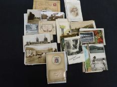 Box of 90+ picture postcards, mixed subjects, mainly earlier cards, topographical including real