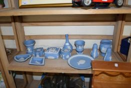 QUANTITY OF WEDGWOOD BLUE JASPERWARE VASES, DISHES AND COMMEMORATIVE PLATE