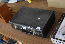 SMALL SUITCASE CONTAINING VARIOUS SHEET MUSIC AND MUSIC BOOKS TO INCLUDE BEATLES 67