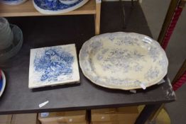 THREE WEDGWOOD POTTERY PLAQUES OF HUNTING SCENES (TWO A/F) AND A FURTHER MEAT DISH