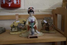 JAPANESE PORCELAIN MODEL OF A GEISHA WITH TWO DAVID WINTER COTTAGES (3)