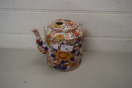 Chinese porcelain tea pot or kettle decorated with an Imari design, 17cm high