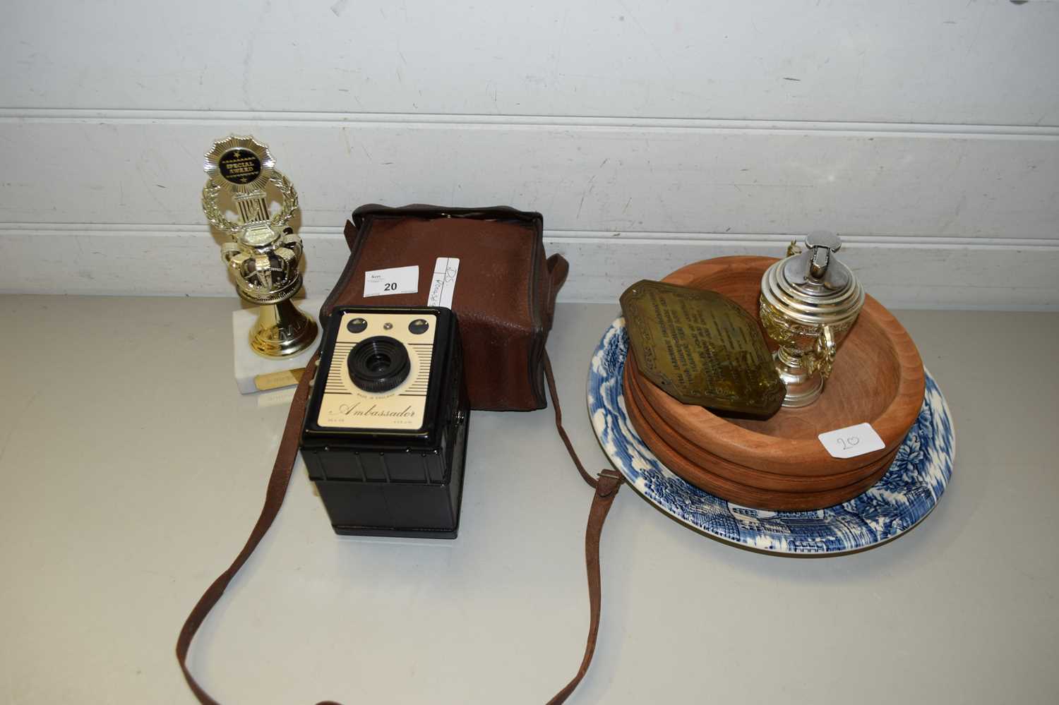 CORONET AMBASSADOR BOX CAMERA IN ORIGINAL CASE, TOGETHER WITH A TABLE LIGHTER, SMALL BRASS PLAQUE