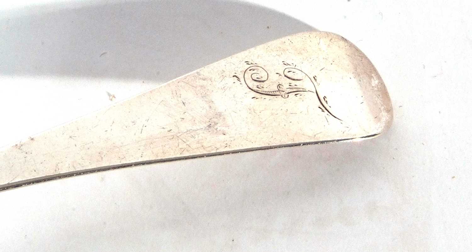 Large George III basting spoon in Old English pattern, London 1806 by Thomas Dicks, 75gms - Image 3 of 5